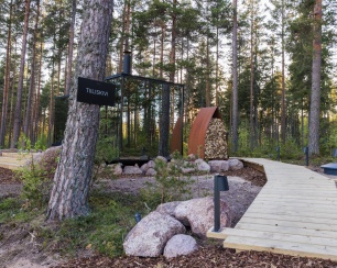 ÖÖD Mirror Houses in Finland Versso